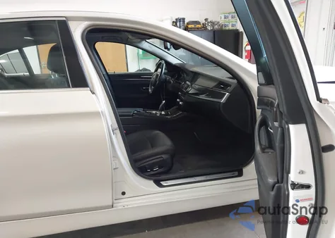 2015 BMW 528I xDrive z USA, uszkodzony, nr VIN WBA5A7C50FD626858